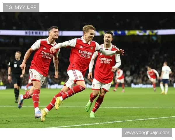 西汉姆联新赛季阵容调整迎挑战 主教练透露球队战术新思路